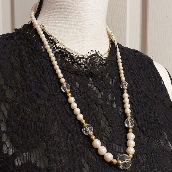 Vintage Cream Faux Pearls and Faceted Glass Crystals Bead Necklace - Picture 2 of 5